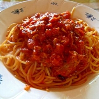 保存食を食べよう♪サバ味噌煮缶とトマト缶のパスタ